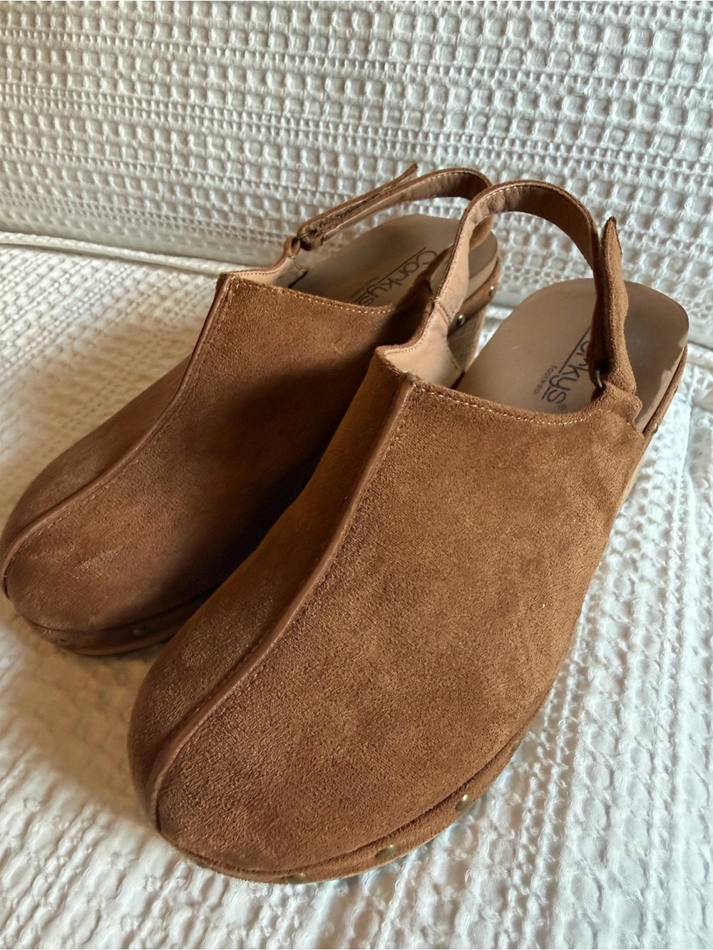 Corkys Tan Suede Studded Cork Wedge Slingbacks Sz 9 - Picture 3 of 3